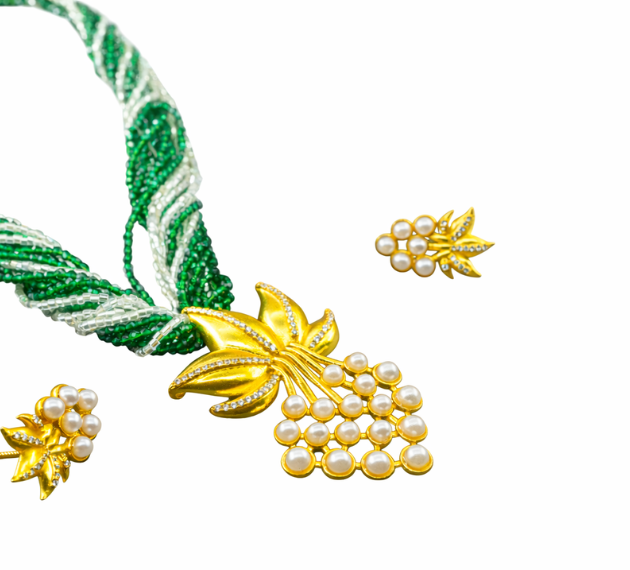Elegant Green and Gold Jewelry Set