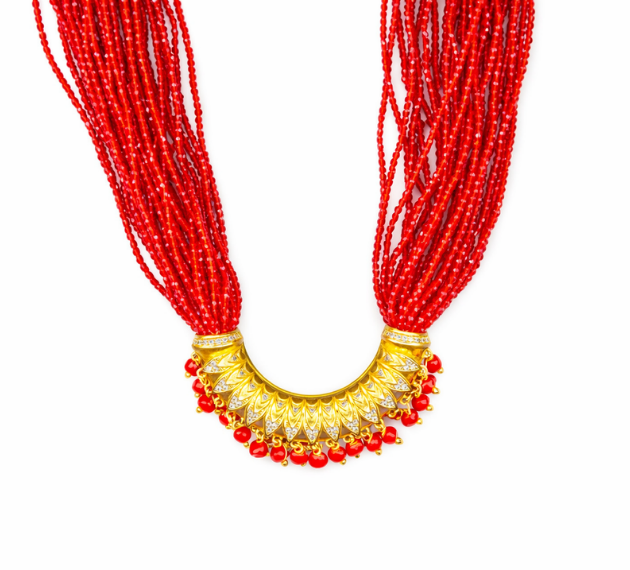 Red Tilhari Pote Mala