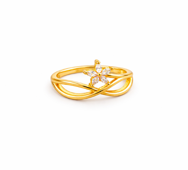 Gold Ring with Star-Shaped Diamond